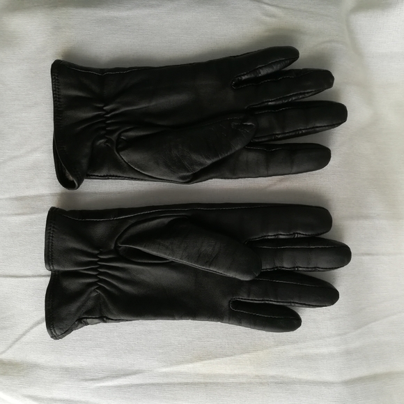 * Charter Club Cashmere Lined Leather Tech Gloves - Picture 2 of 8
